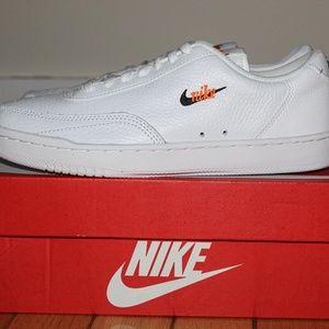 Women's Nike Court Vintage